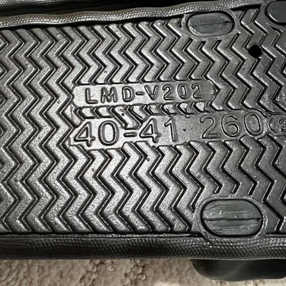 Black Flip Flops - Picture 5 of 6